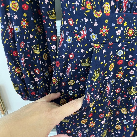BODEN Sasha Navy Crown Flag Royal Print - Size 4 - Picture 7 of 9